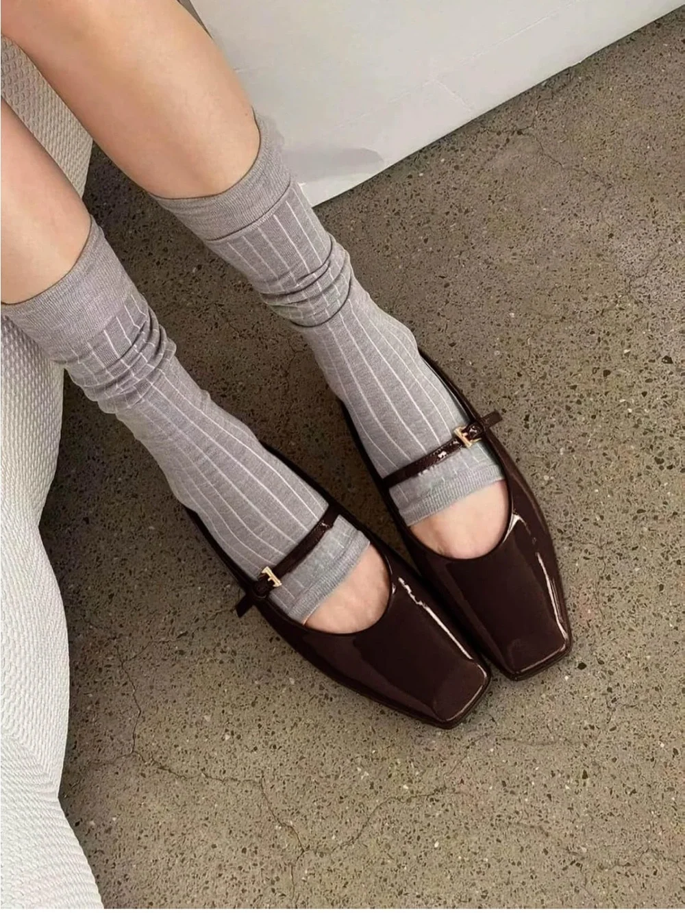 Coutgo Women’s Slingback Low Heel Pumps in Dark Brown/Coffee